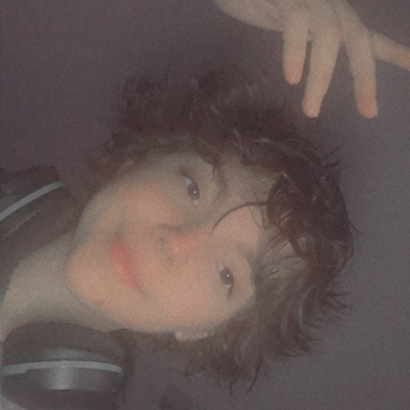 Meet your Posher, Tiffany - Picture 3 of 4